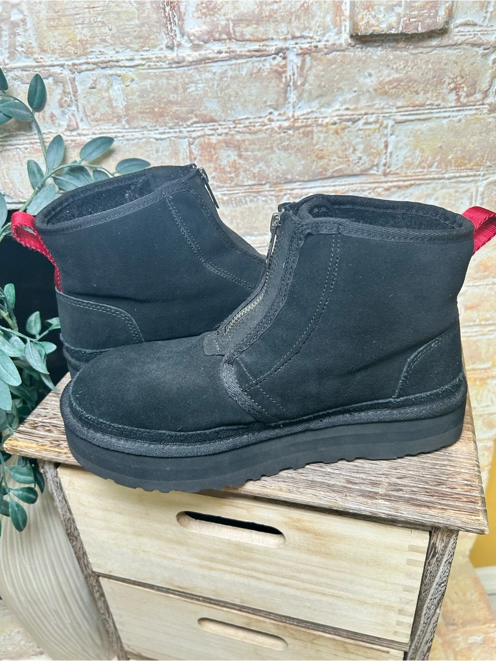 UGG Neumel Platform Zip Boots Black Suede Women’s Size 9